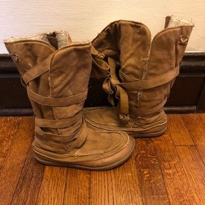Roxy Tan Suede Mukluks - Size 8.5